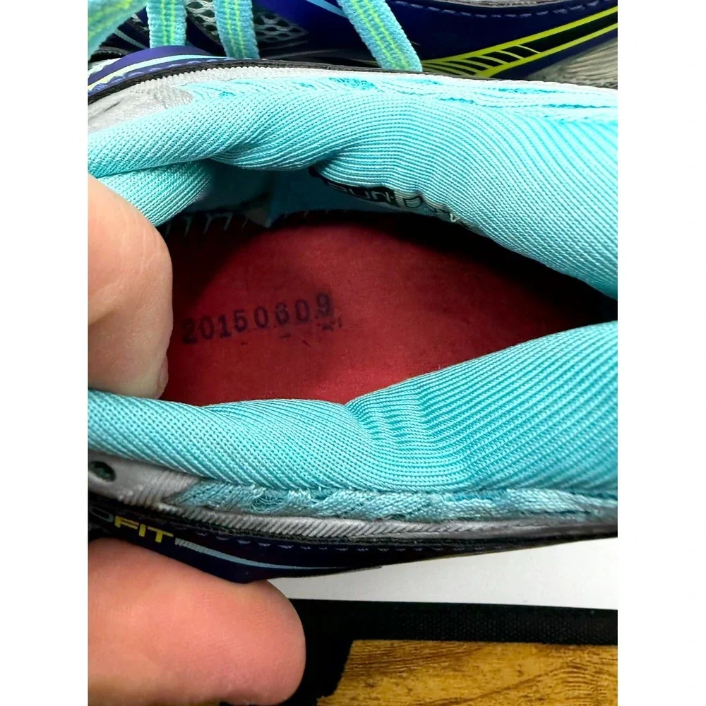 Saucony Triumph ISO S10262-1 Womens 8.5 Sneaker Blue Mesh Lace Up Running Shoes